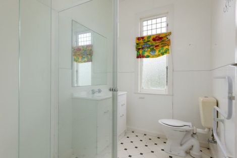 Photo of property in 16 Buller Street, Picton, 7220