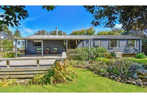 Photo of property in 4 Mission Road, Port Waikato, Tuakau, 2695