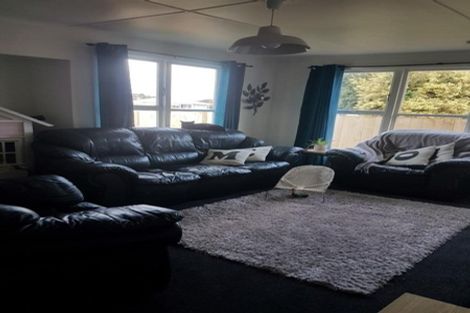 Photo of property in 48 Omata Road, Marfell, New Plymouth, 4310