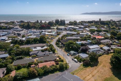 Photo of property in 22 Kowhai Grove, Raumati Beach, Paraparaumu, 5032