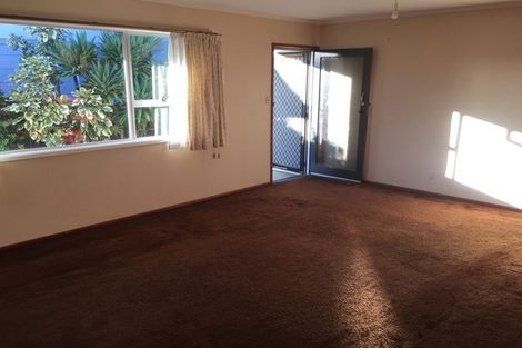 Photo of property in 2/521 Pakuranga Road, Howick, Auckland, 2010