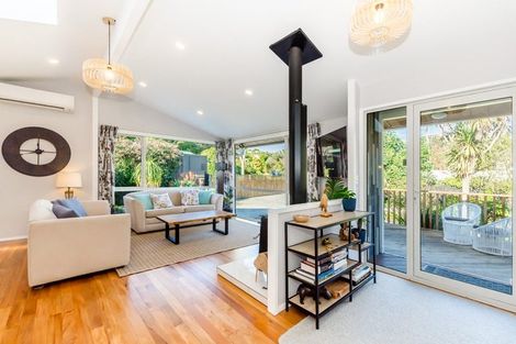 Photo of property in 15 Tiromoana Road, Raumati South, Paraparaumu, 5032