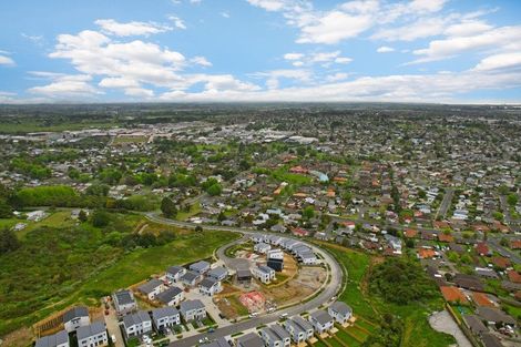 Photo of property in 1 Papauma Place, Papakura, 2110