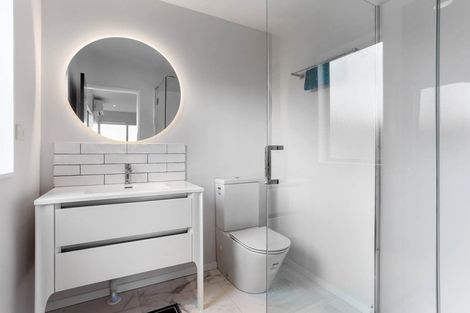 Photo of property in 63 Seaview Road, Castor Bay, Auckland, 0620