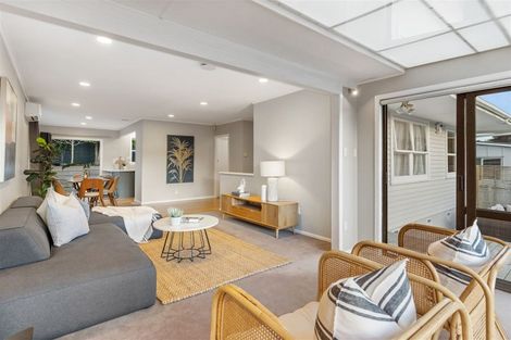 Photo of property in 1/114 Nile Road, Milford, Auckland, 0620