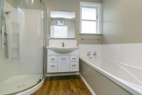 Photo of property in 35 Turville Crescent, Newlands, Wellington, 6037