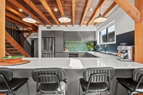 Photo of property in 10 Rushland Road, Jacks Point, 9371