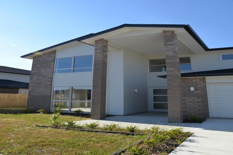 Photo of property in 3 Iwinuku Crescent, Wattle Downs, Auckland, 2103