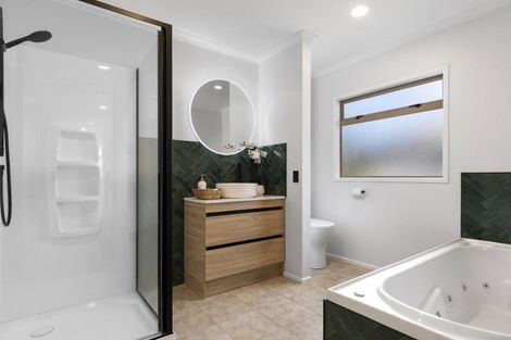 Photo of property in 17 Milbrook Place, Chartwell, Hamilton, 3210