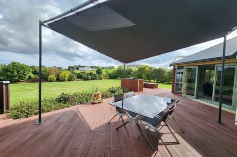 Photo of property in 28 Waipuna Grove, Levin, 5571