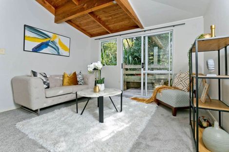 Photo of property in 5 Taurikura Way, Fairview Heights, Auckland, 0632