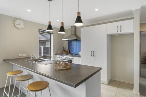 Photo of property in 3 Mooring Close, Whitby, Porirua, 5024