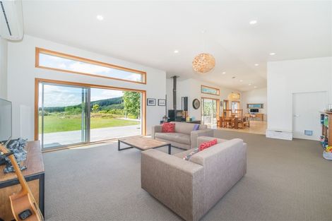 Photo of property in 8 Ridgeview Road, Aokautere, Palmerston North, 4471