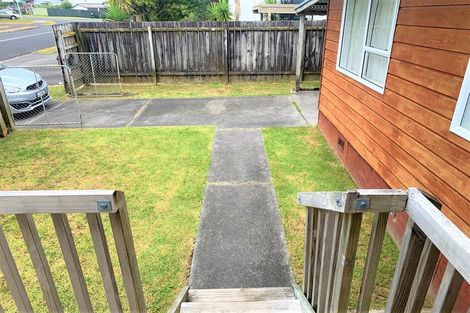 Photo of property in 1/13 Cyril Crescent, West Harbour, Auckland, 0618