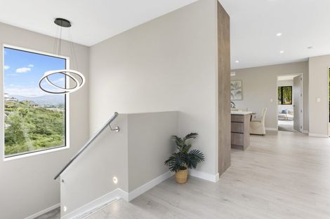 Photo of property in 5 Springhill Lane, Sunnyvale, Auckland, 0612