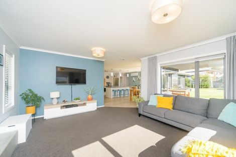 Photo of property in 4 Poplar Grove, Feilding, 4702