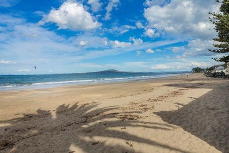 Photo of property in 1/14 Frieston Road, Milford, Auckland, 0620