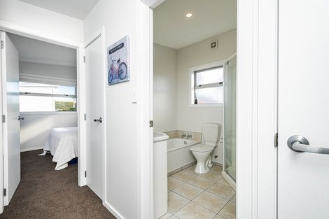 Photo of property in 24a Main Road, Titahi Bay, Porirua, 5022