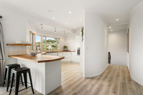 Photo of property in 71 William Bayes Place, Red Beach, 0932