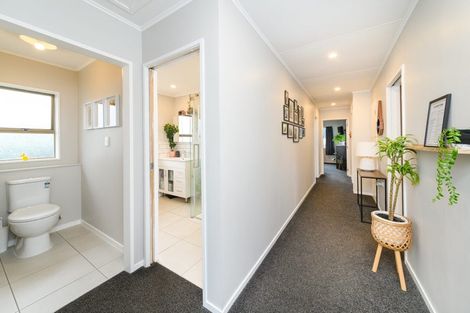 Photo of property in 14 Huntly Street, Foxton, 4814