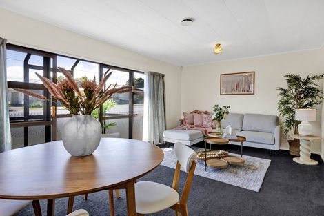 Photo of property in 180 Mangorei Road, Merrilands, New Plymouth, 4312