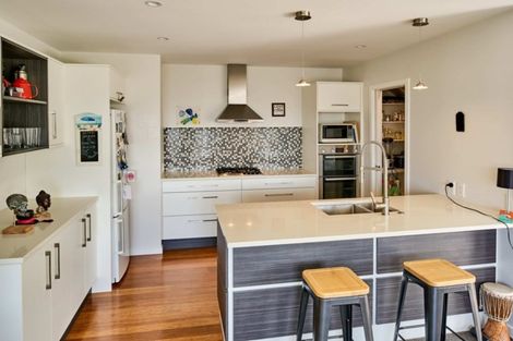 Photo of property in 9 Pari Tai Way, Houghton Bay, Wellington, 6023