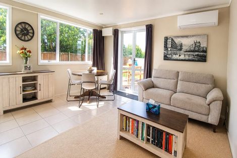 Photo of property in 2/9 Hamilton Road, Papatoetoe, Auckland, 2025