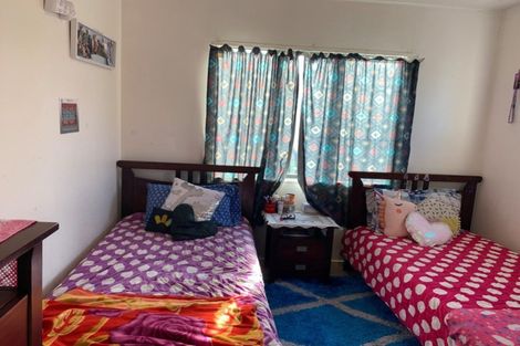 Photo of property in 6/4 John Jennings Drive, Oteha, Auckland, 0632