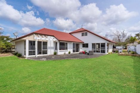 Photo of property in 9 Camerton Close, Northpark, Auckland, 2013