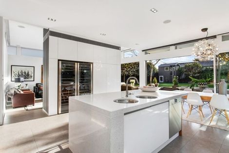 Photo of property in 53 Hawthorne Street, Strowan, Christchurch, 8052