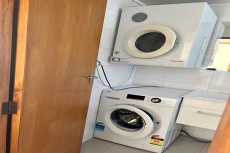 Photo of property in Beresford Apartments, 12/118 Russell Terrace, Berhampore, Wellington, 6023