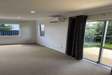 Photo of property in 2/4 Northall Road, New Lynn, Auckland, 0600