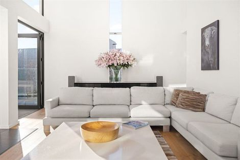 Photo of property in 100 Glandovey Road, Fendalton, Christchurch, 8052