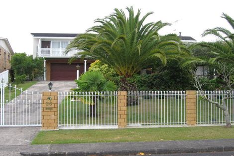 Photo of property in 36 Manhattan Heights, Glendene, Auckland, 0602