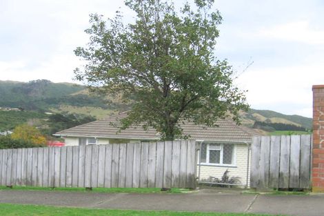 Photo of property in 83 Bell Street, Tawa, Wellington, 5028