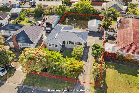 Photo of property in 77 Dale Crescent, Pakuranga, Auckland, 2010