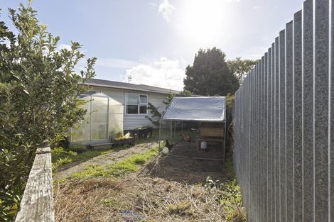 Photo of property in 8 Wairau Place, Kelvin Grove, Palmerston North, 4414