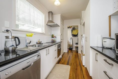 Photo of property in 17 Brentford Place, Manurewa, Auckland, 2102