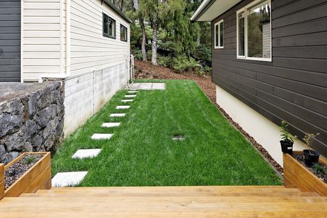 Photo of property in 53a Onedin Place, Titirangi, Auckland, 0604