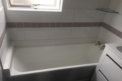 Photo of property in 2/26 Navigator Place, Papatoetoe, Auckland, 2025