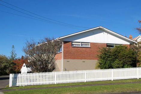 Photo of property in 121 Litten Road, Cockle Bay, Auckland, 2014