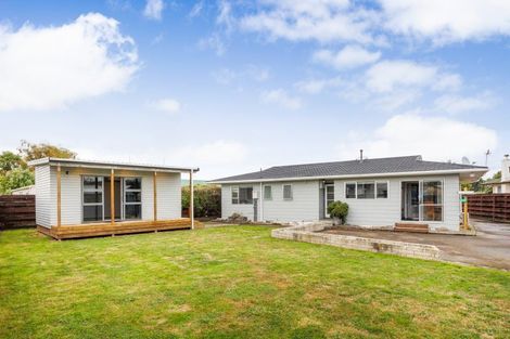 Photo of property in 25 Palliser Place, Milson, Palmerston North, 4414