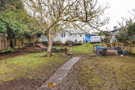 Photo of property in 19 Epsom Road, Hokowhitu, Palmerston North, 4410