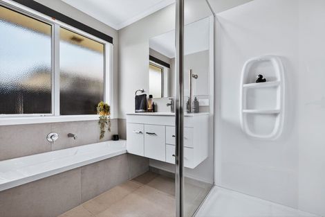 Photo of property in 22 Huka Heights Drive, Rangatira Park, Taupo, 3330