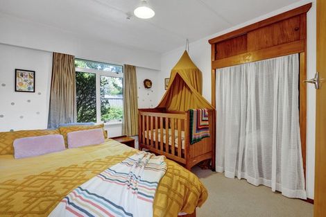Photo of property in 39 Turakina Street, Merrilands, New Plymouth, 4312