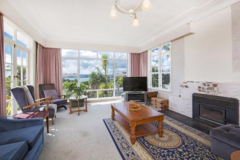 Photo of property in 4 Fenton Terrace, Cockle Bay, Auckland, 2014