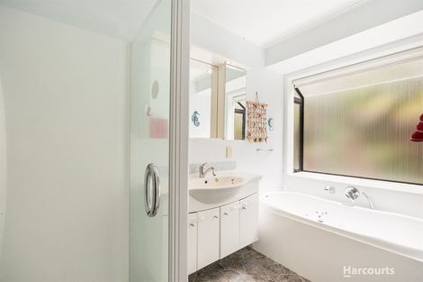 Photo of property in 2/15 Ridgewood Crescent, Birkenhead, Auckland, 0626