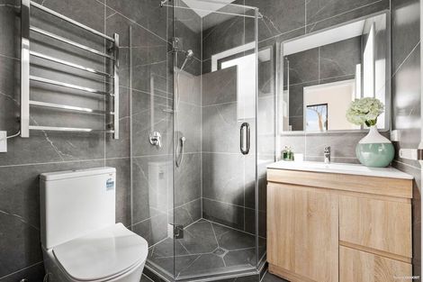 Photo of property in 1/3226 Great North Road, New Lynn, Auckland, 0600