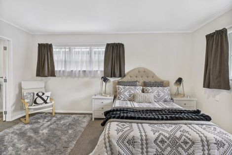 Photo of property in 1 Sunnypark Avenue, Rosehill, Papakura, 2113