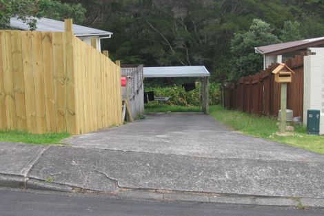 Photo of property in 8 Emirau Place, Glenfield, Auckland, 0629